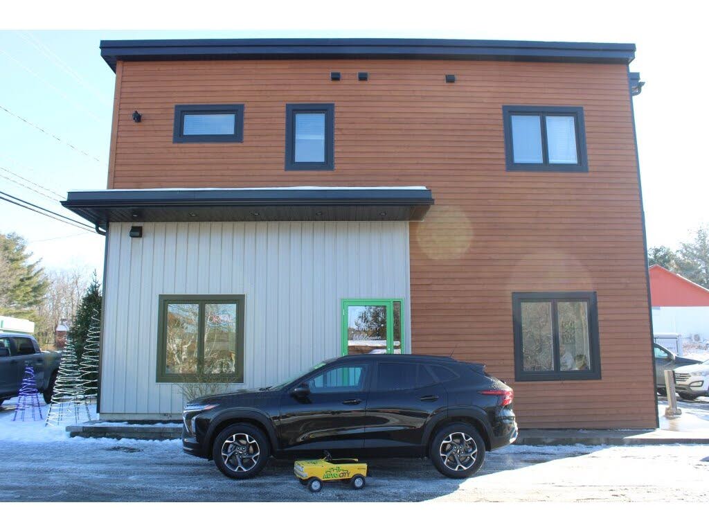 2025 Chevrolet Trax LT FWD