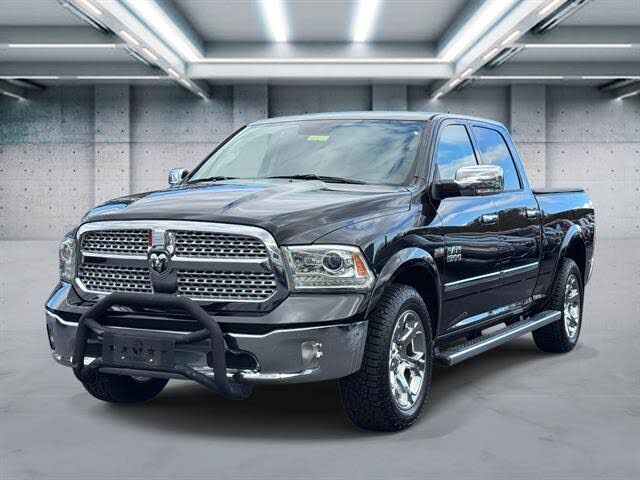 2017 RAM 1500 Laramie Crew Cab 4WD