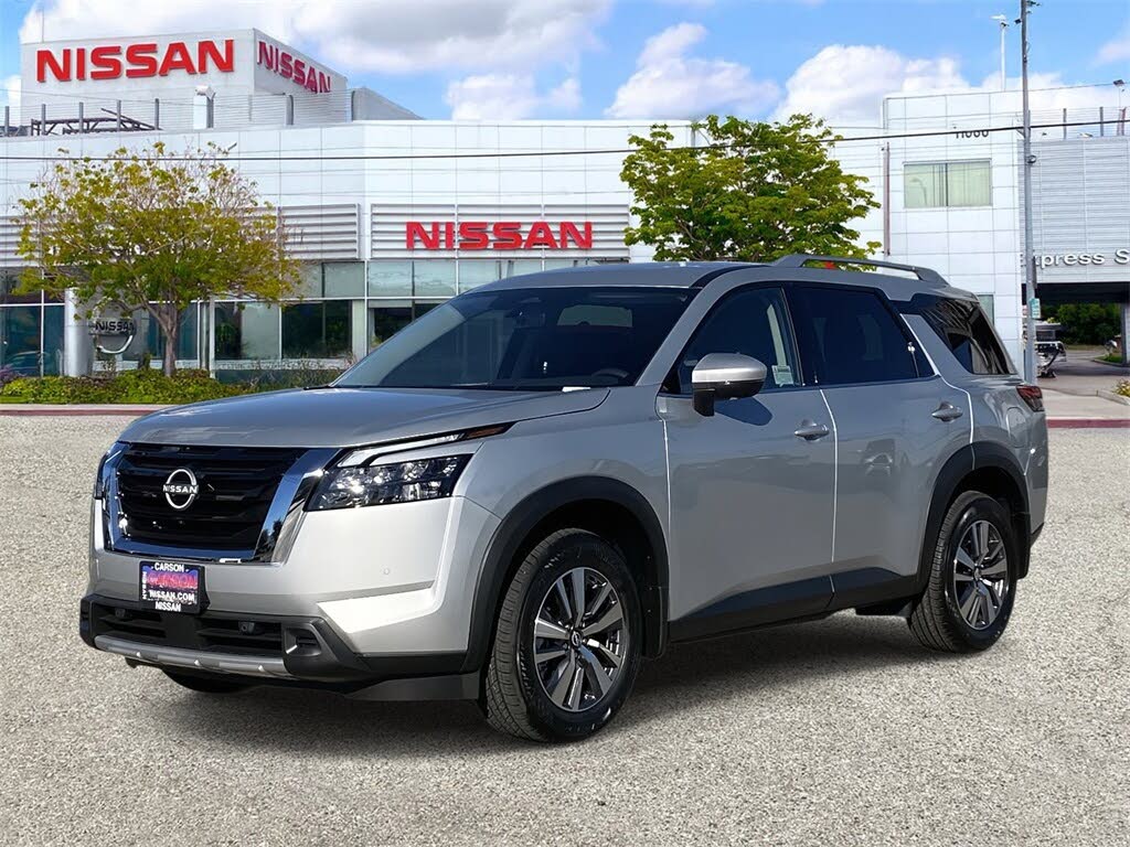 2025 Nissan Pathfinder SL FWD