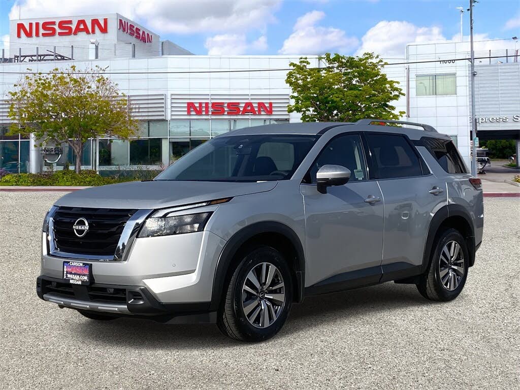 2025 Nissan Pathfinder SL FWD