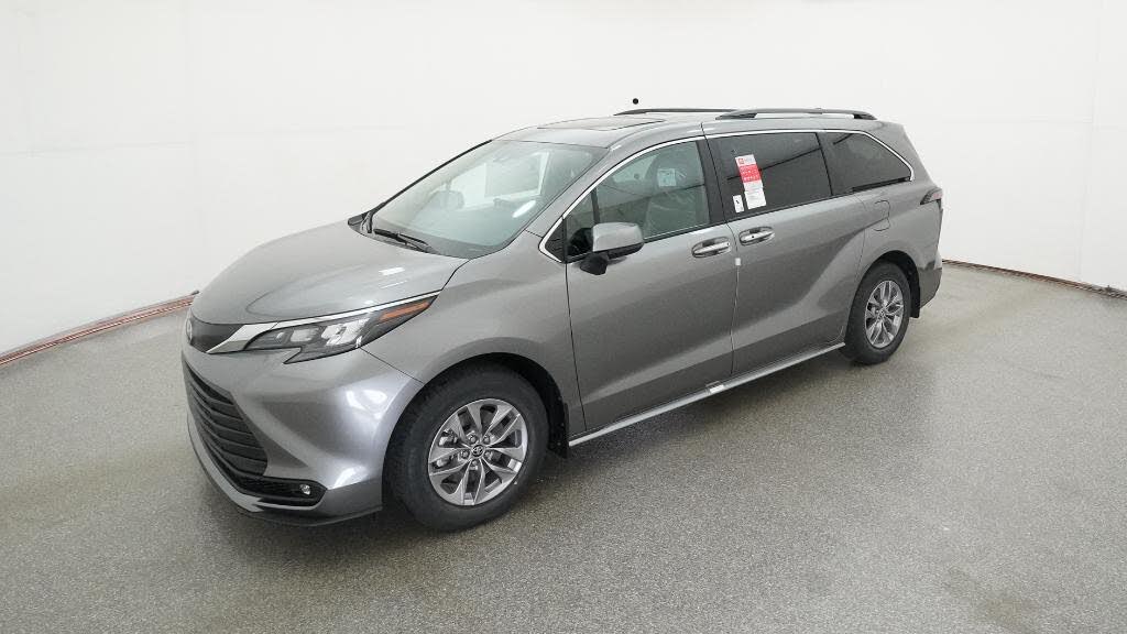 2026 Toyota Sienna XLE 7-Passenger AWD