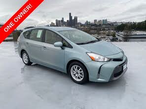 Toyota Prius v Four FWD