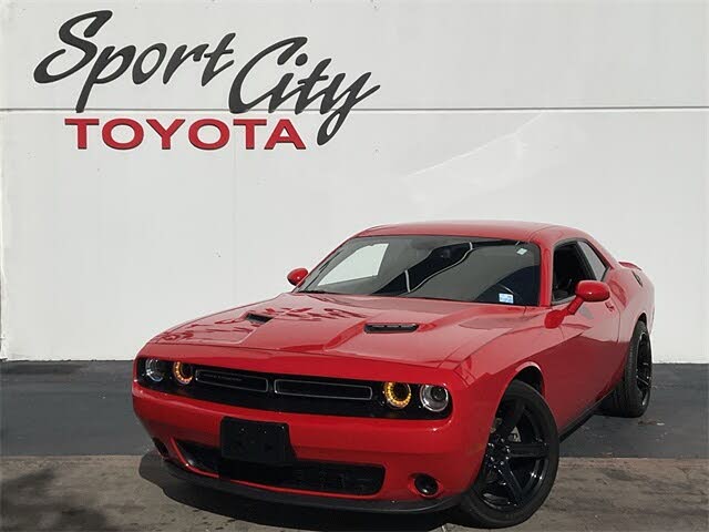 2022 Dodge Challenger SXT RWD