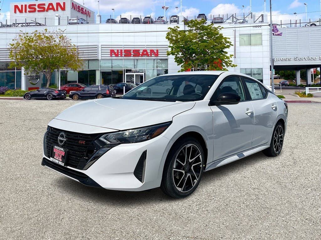 2025 Nissan Sentra SR FWD
