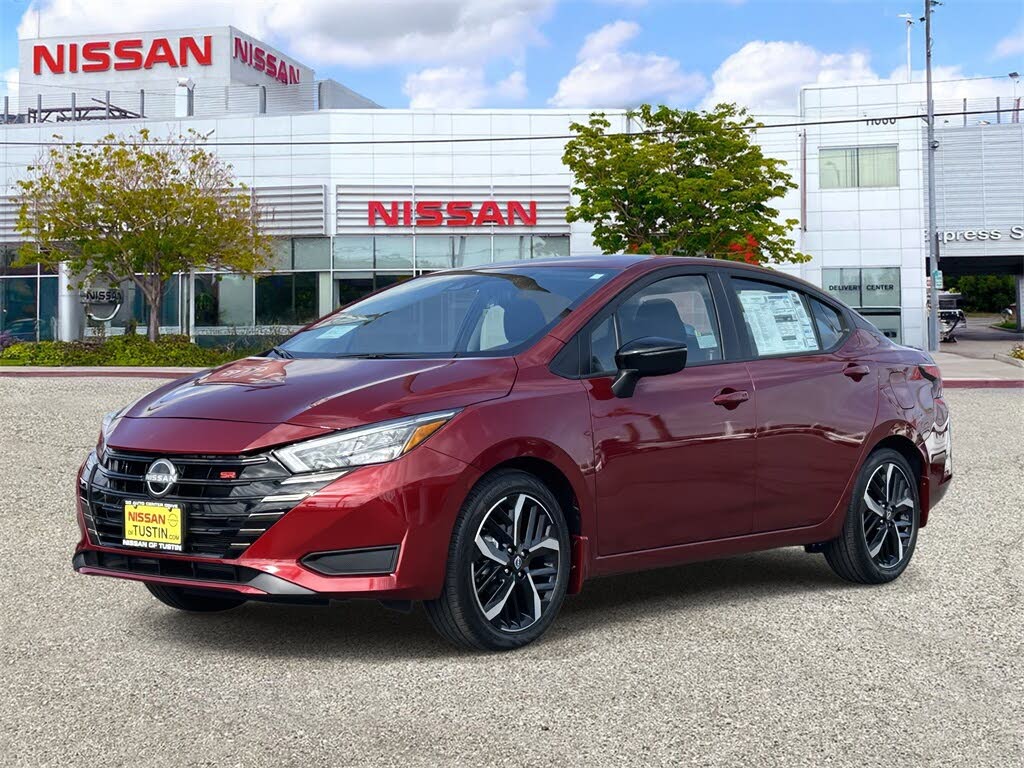 2025 Nissan Versa SR FWD