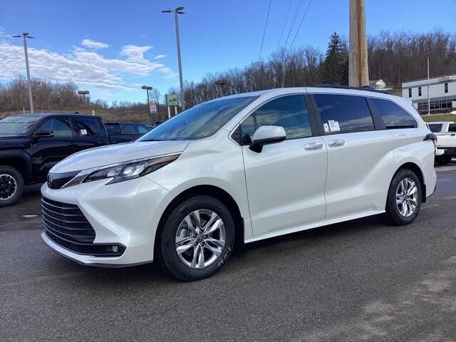 2026 Toyota Sienna XLE 7-Passenger AWD