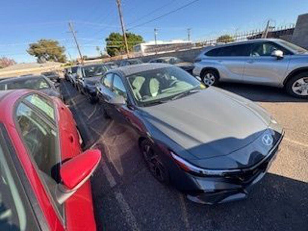 2025 Hyundai Elantra SEL Convenience FWD