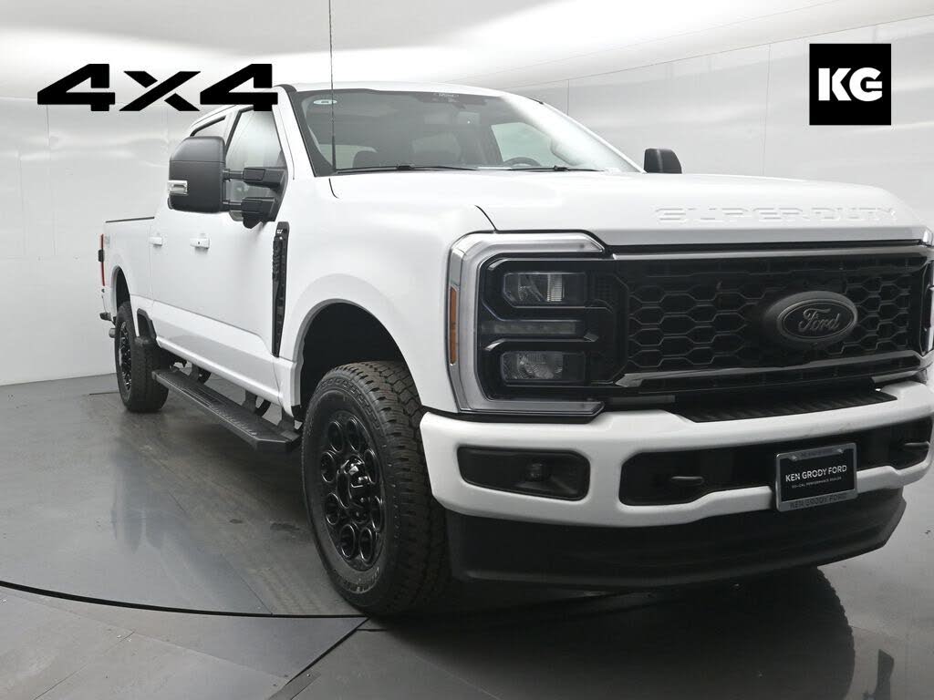 2026 Ford F-250 Super Duty XLT Crew Cab 4WD