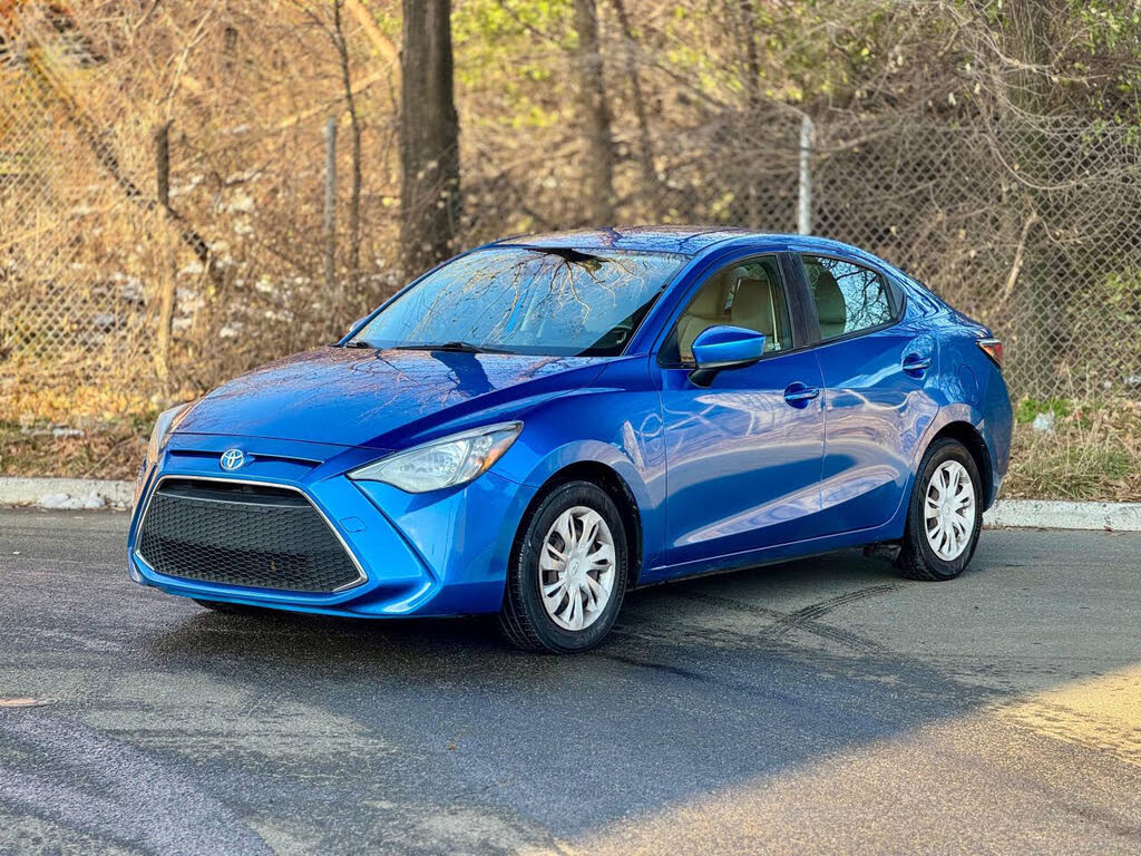 2019 Toyota Yaris L Sedan FWD