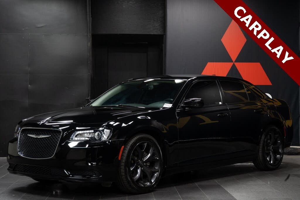 2022 Chrysler 300 Touring RWD