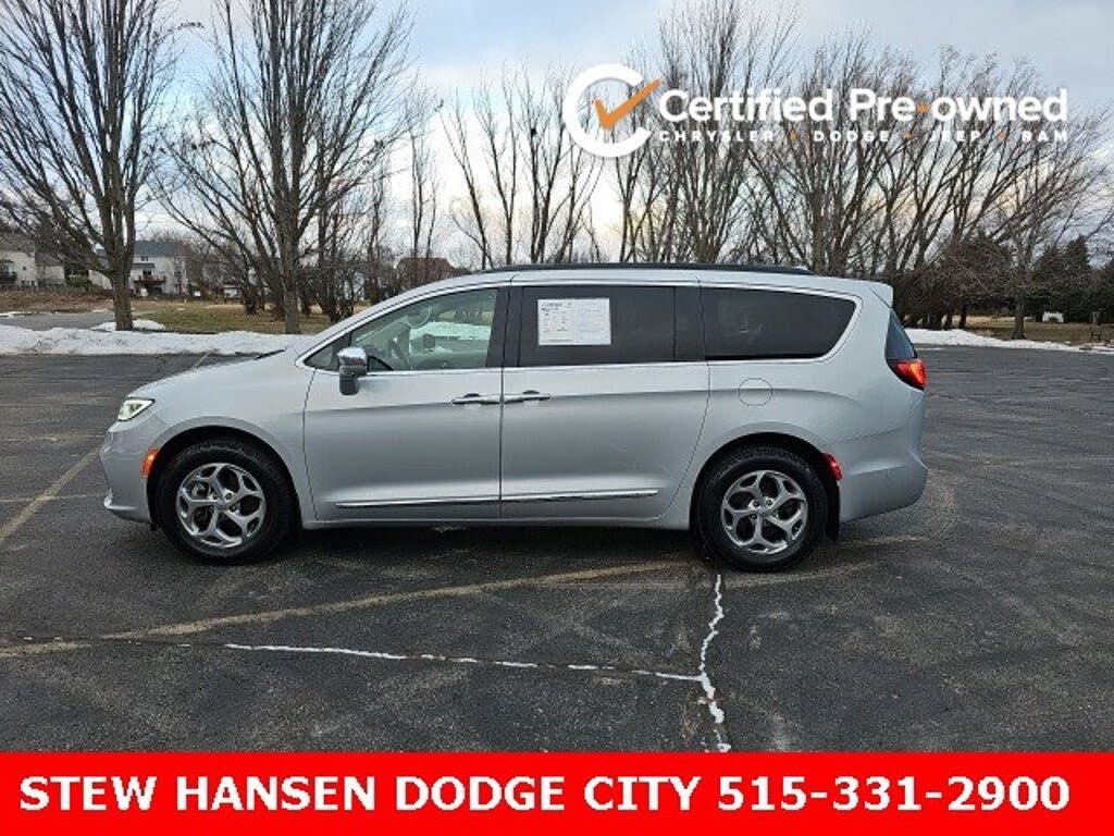 2022 Chrysler Pacifica Limited AWD