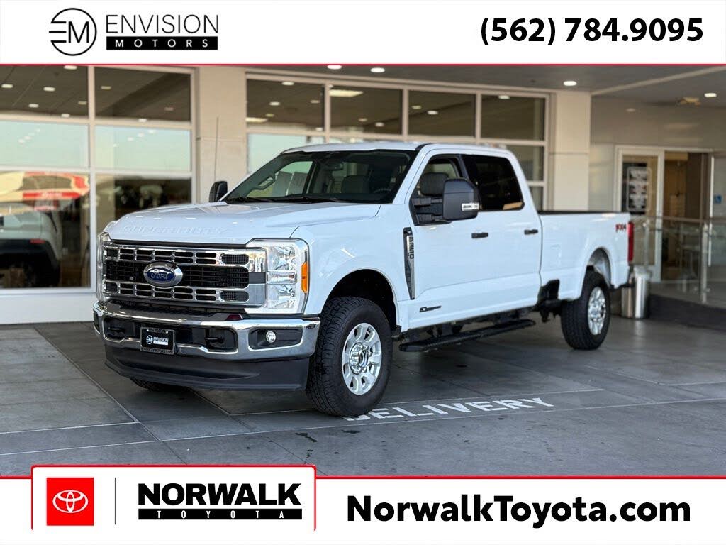 2023 Ford F-350 Super Duty XLT Crew Cab 4WD