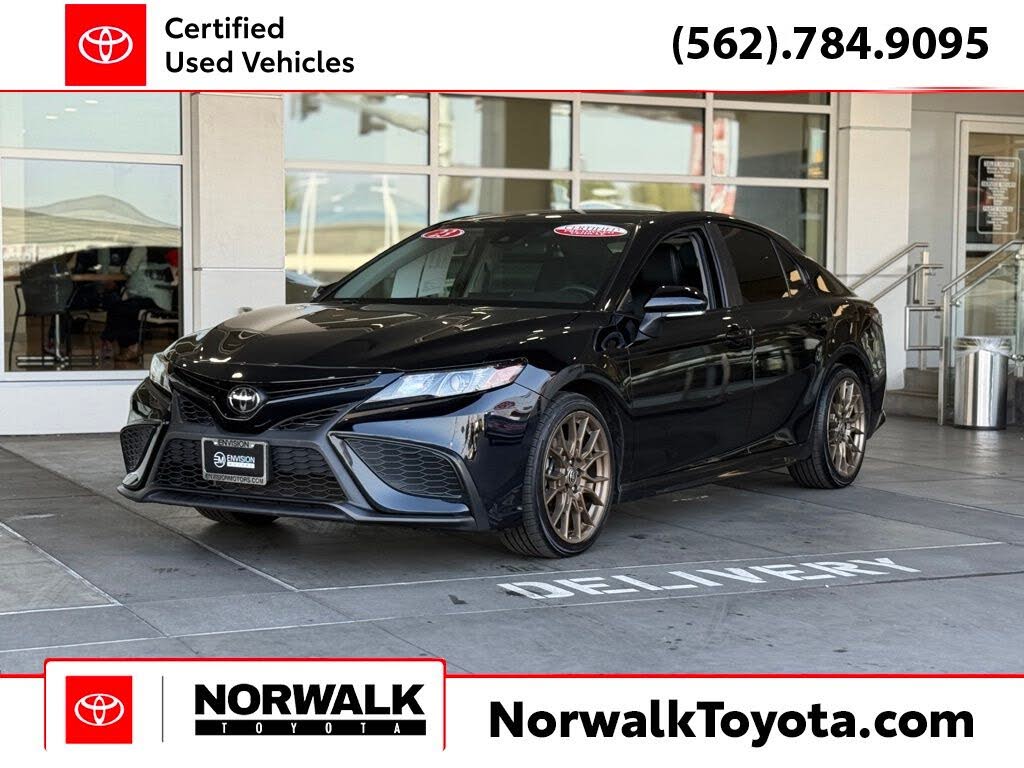 2023 Toyota Camry SE Nightshade FWD