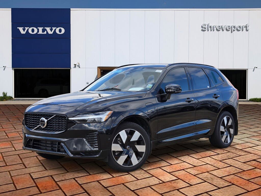 2025 Volvo XC60 Recharge T8 Plus Dark Theme eAWD