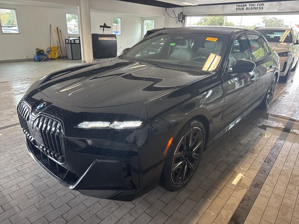 2023 BMW 7 Series 740i RWD