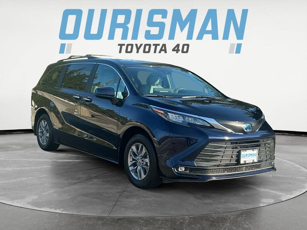 2025 Toyota Sienna XLE 7-Passenger AWD