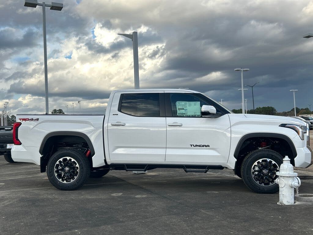 2026 Toyota Tundra SR5 CrewMax Cab 4WD