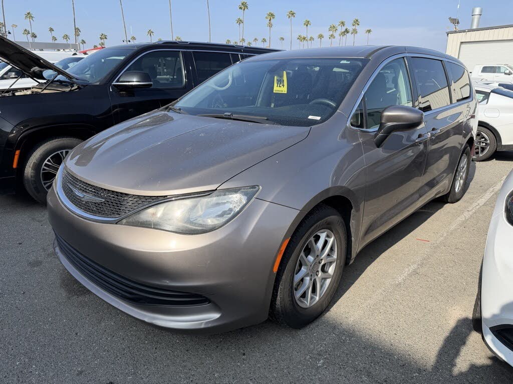 2017 Chrysler Pacifica Touring FWD