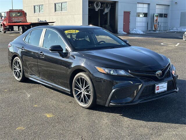 2024 Toyota Camry SE AWD