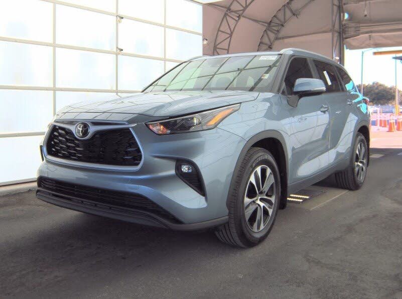 2024 Toyota Highlander XLE FWD