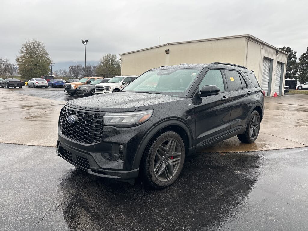 2025 Ford Explorer ST-Line RWD