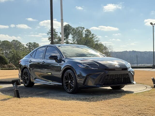 2025 Toyota Camry SE FWD