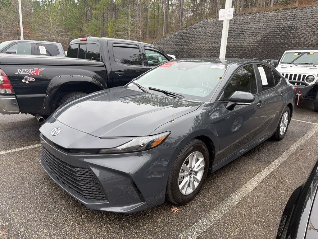 2025 Toyota Camry LE FWD
