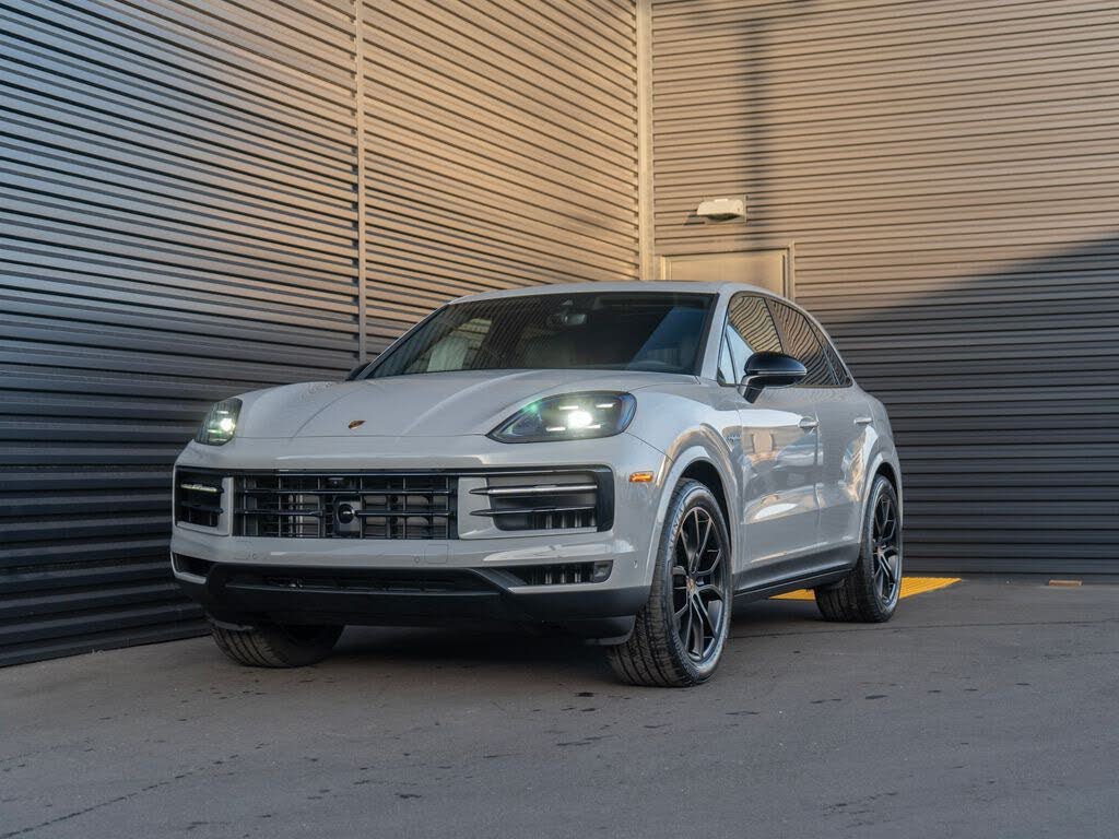 2026 Porsche Cayenne AWD