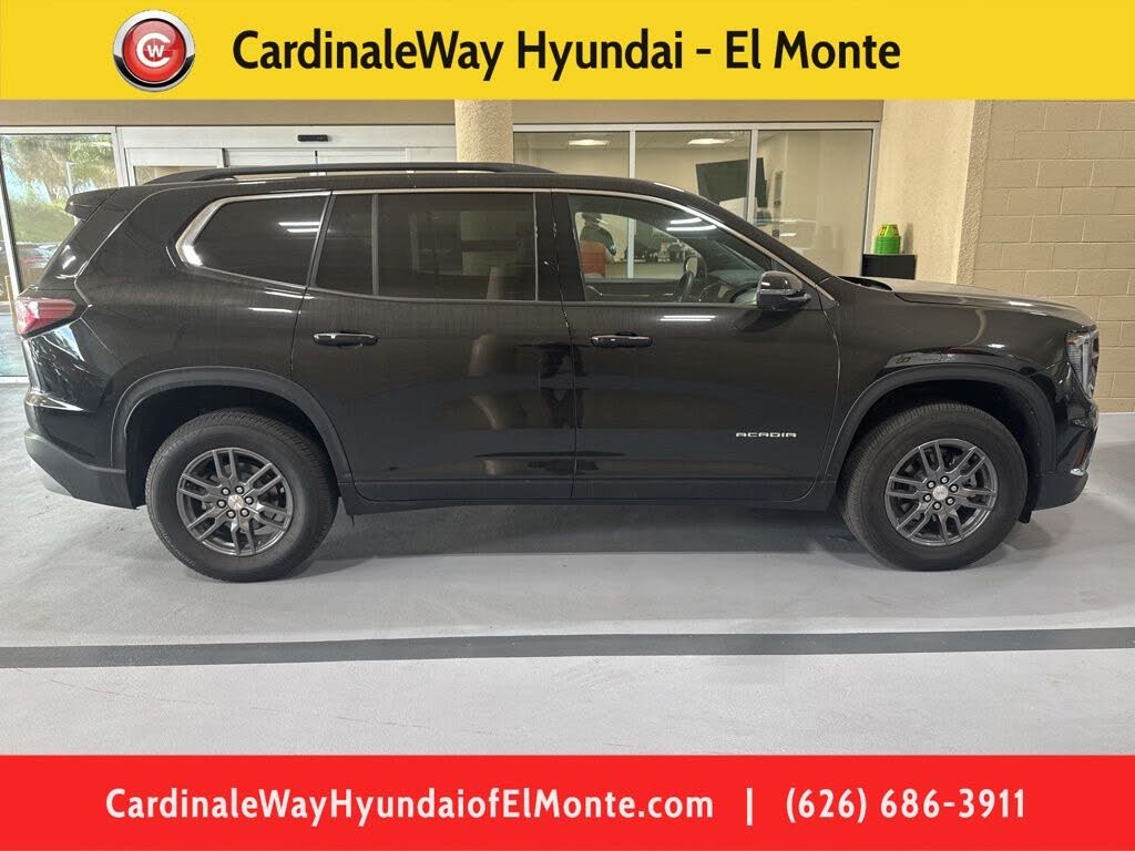 2025 GMC Acadia Elevation FWD