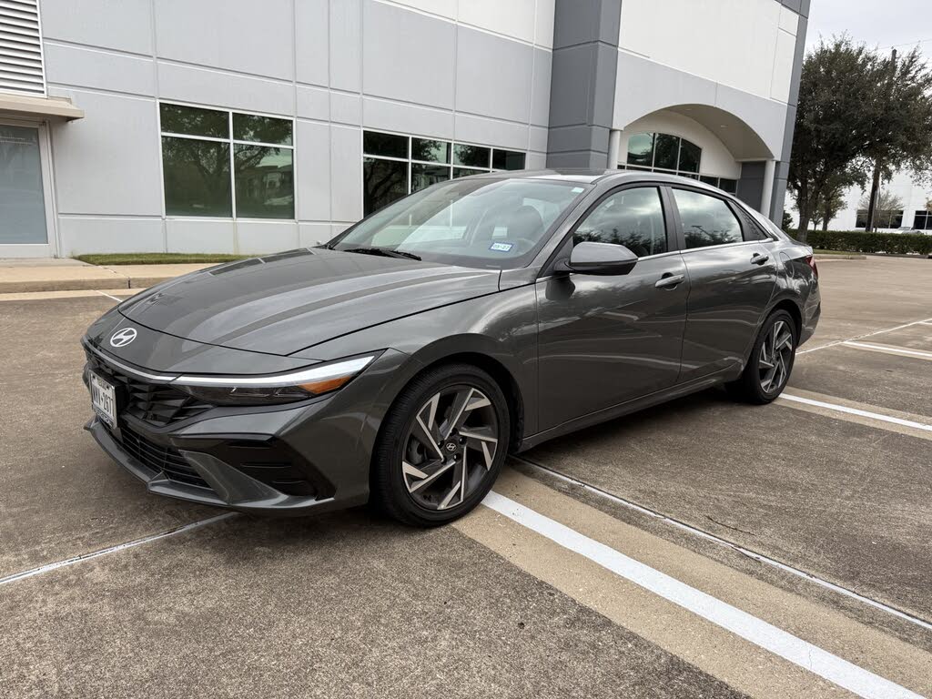 2025 Hyundai Elantra Limited FWD