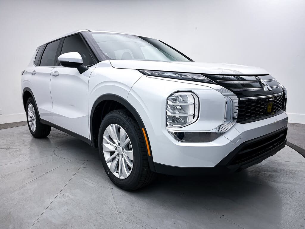 2025 Mitsubishi Outlander ES FWD