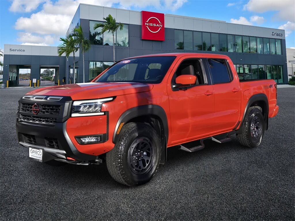 2025 Nissan Frontier PRO-4X Crew Cab 4WD