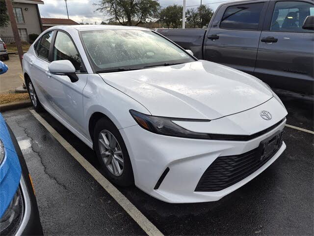 2025 Toyota Camry LE FWD