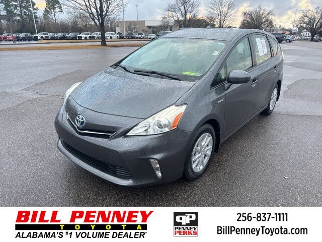 2012 Toyota Prius v FWD
