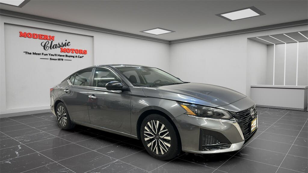 2024 Nissan Altima 2.5 SV FWD