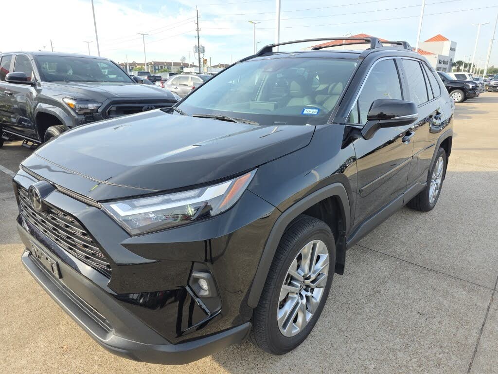 2024 Toyota RAV4 XLE Premium FWD