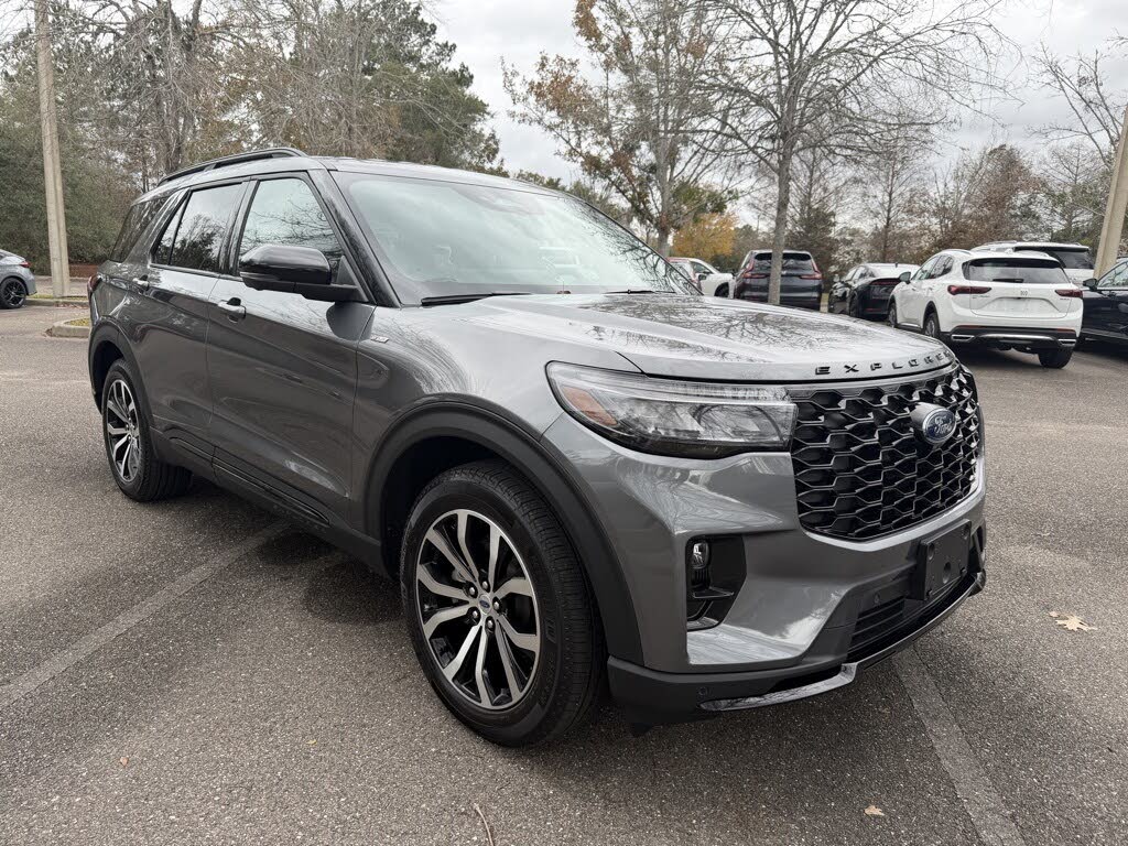 2025 Ford Explorer ST-Line RWD