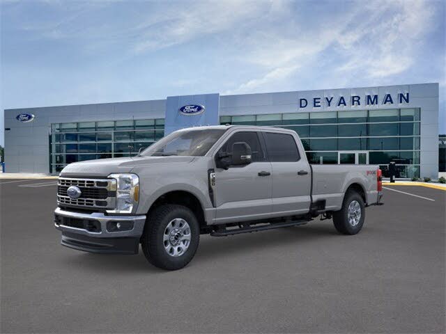 2025 Ford F-350 Super Duty XLT Crew Cab 4WD