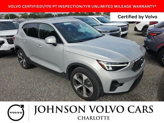 2025 Volvo XC40 B5 Plus Bright Theme AWD