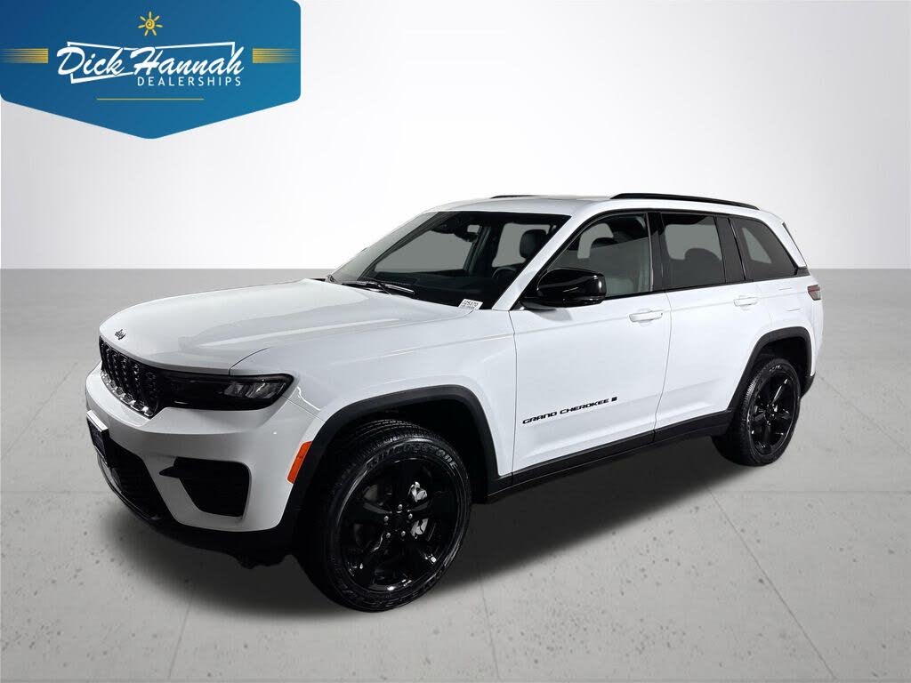 2025 Jeep Grand Cherokee Laredo 4WD