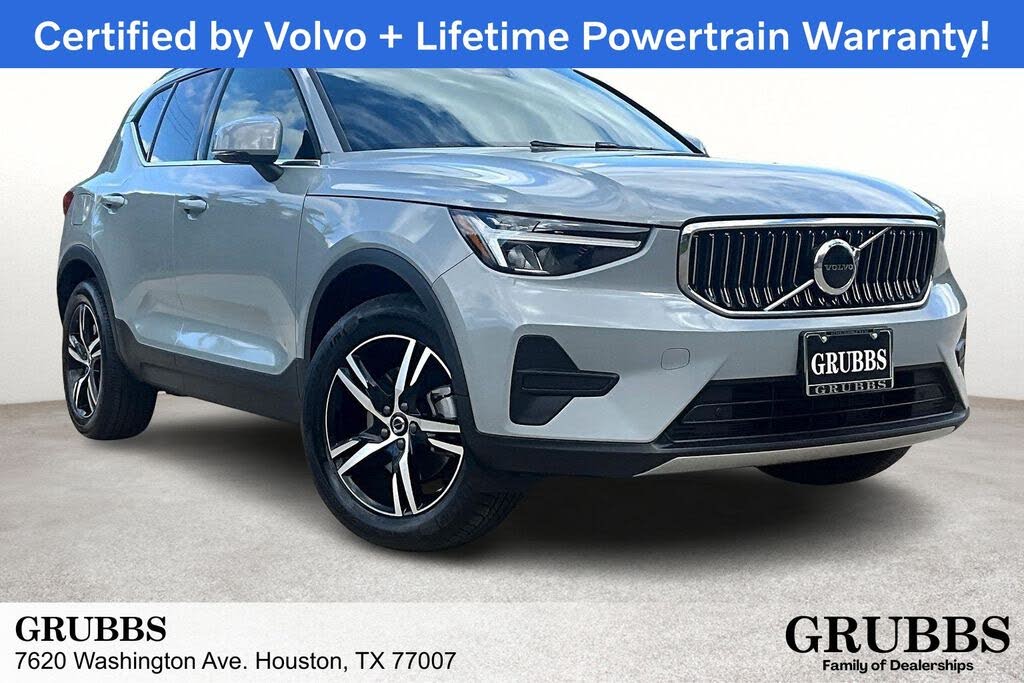 2025 Volvo XC40 B5 Core Bright Theme AWD