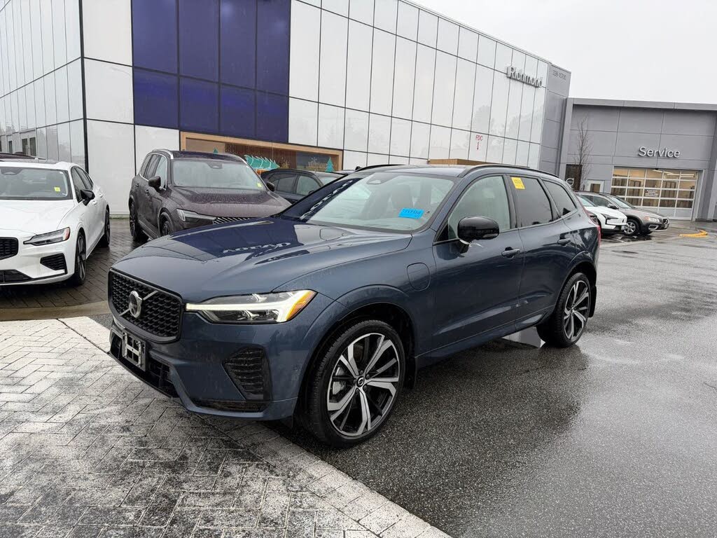 2025 Volvo XC60 Recharge T8 Ultra Dark Theme eAWD