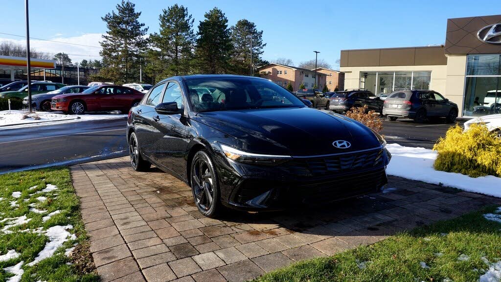 2026 Hyundai Elantra SEL Sport Premium FWD