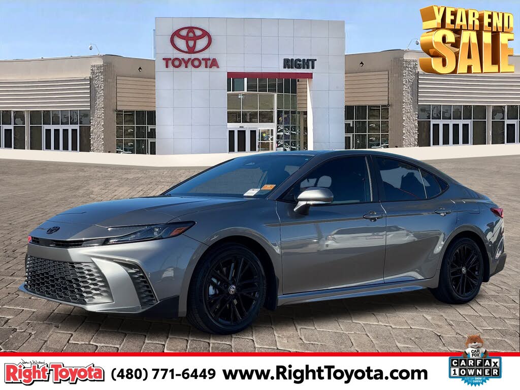 2026 Toyota Camry SE FWD