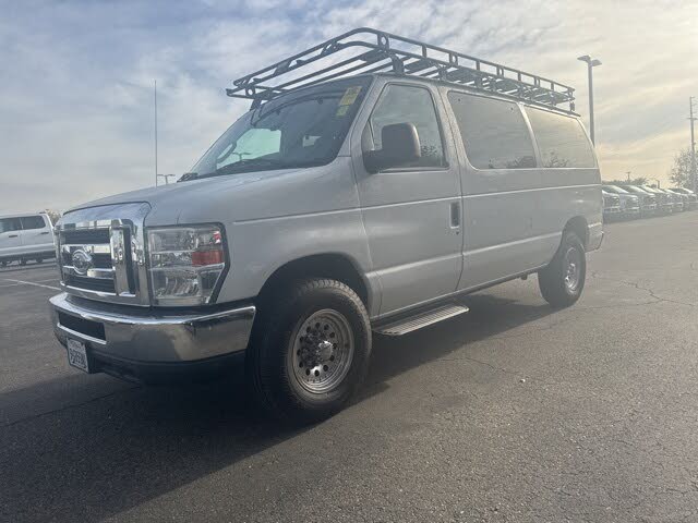 2013 Ford E-Series E-350 XLT Super Duty Passenger Van