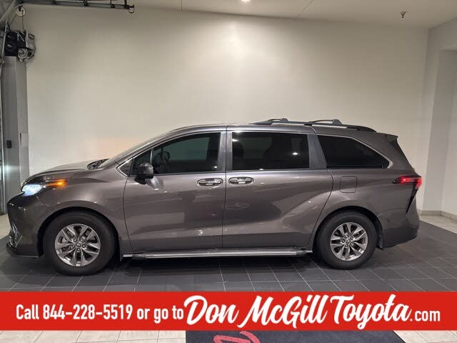 2022 Toyota Sienna XLE 7-Passenger FWD
