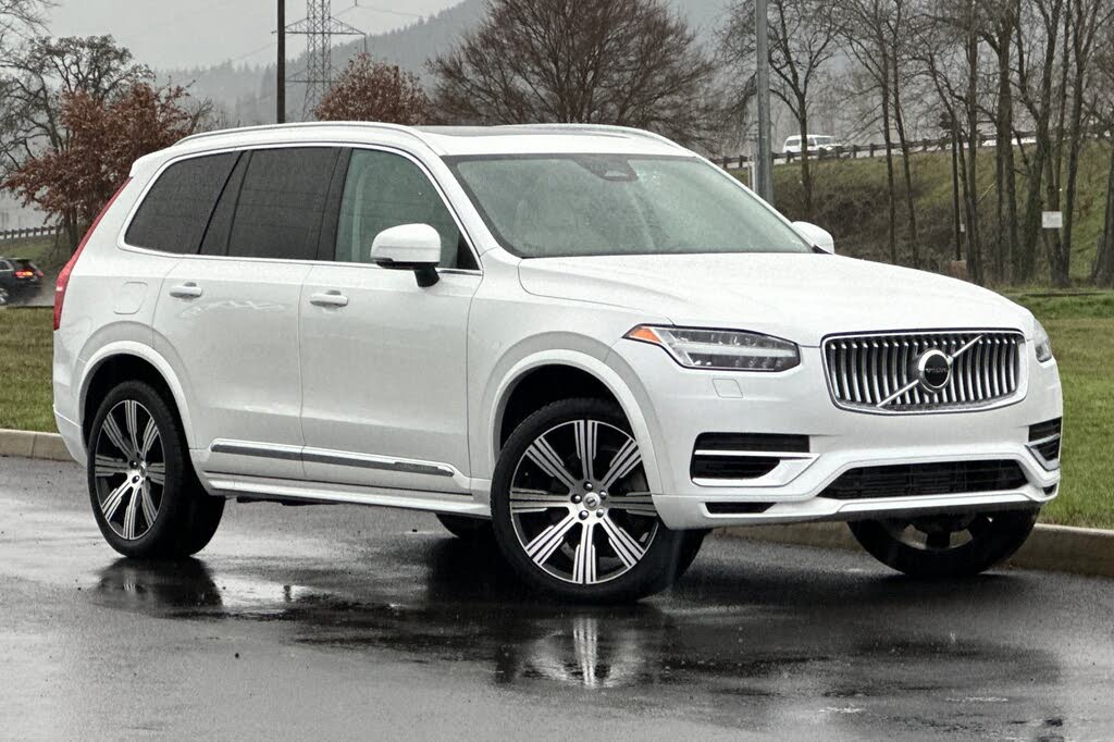 2023 Volvo XC90 Recharge T8 Core Bright Theme eAWD