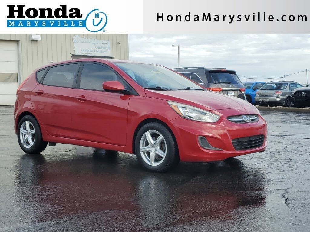 2016 Hyundai Accent SE 4-Door Hatchback FWD