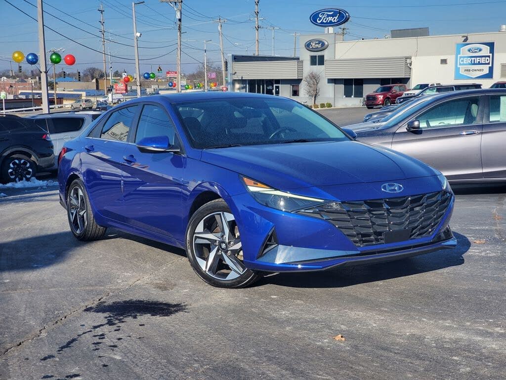 2022 Hyundai Elantra SEL FWD