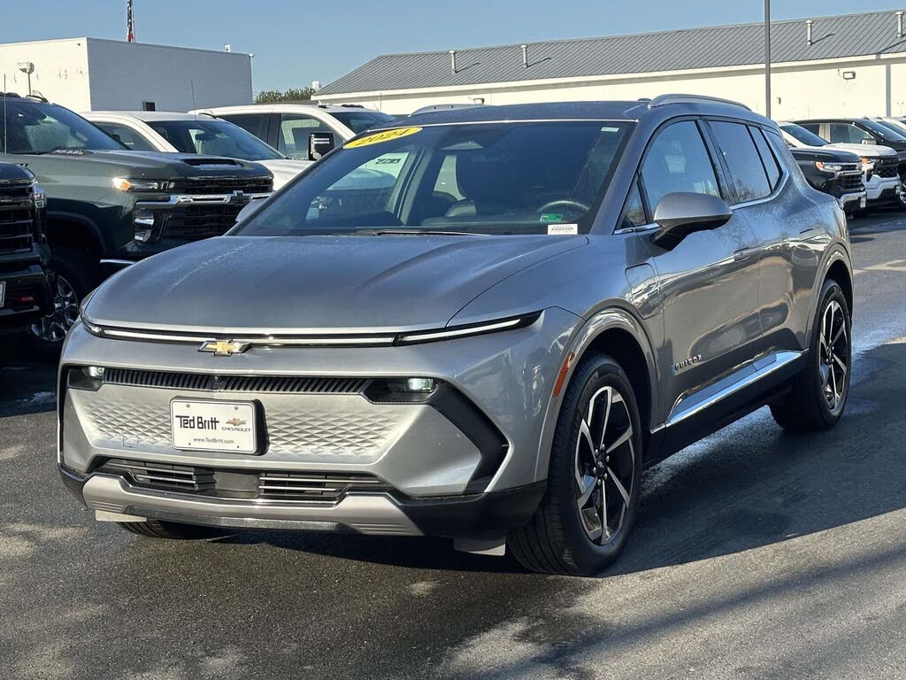 2024 Chevrolet Equinox EV LT with 2LT FWD